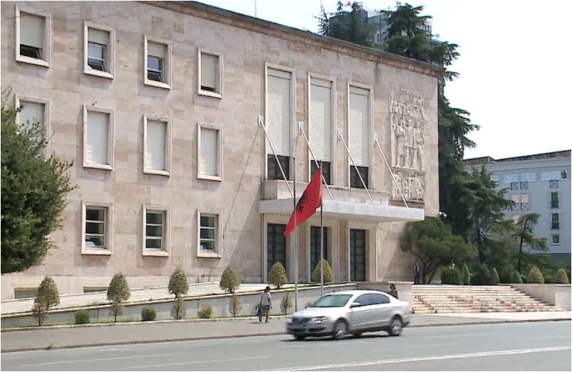 Protesta e opozitës para Kryeministrisë, oraret dhe rrugët që bllokohen